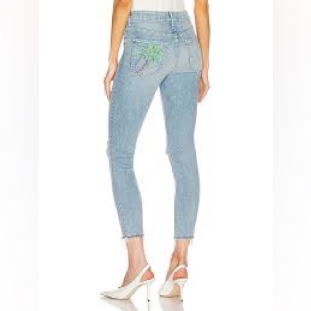 MOTHER
High Waisted Looker Ankle Fray🌻